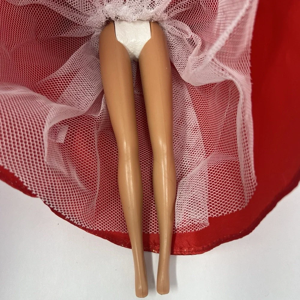 Vtg Barbie Doll Happy Holidays Special Edition in Original Red‎ Outfit Gown